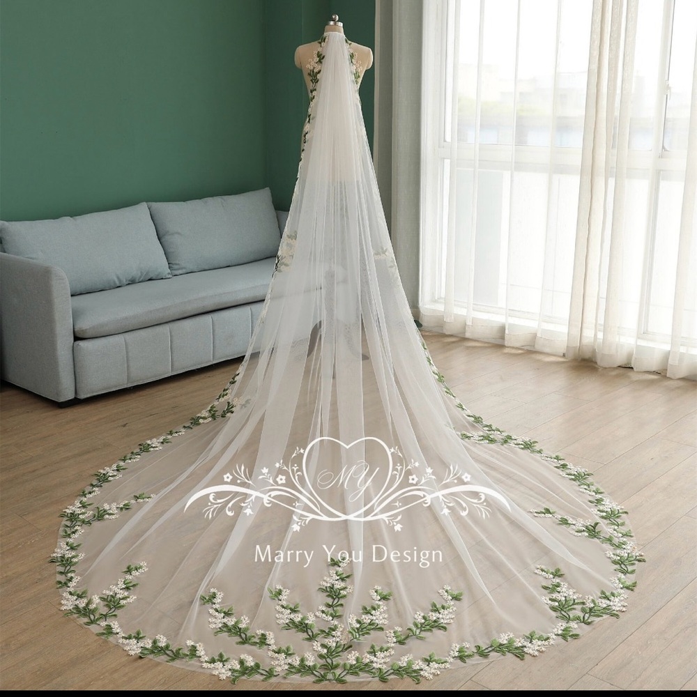 Elegant Floral Wedding Veil